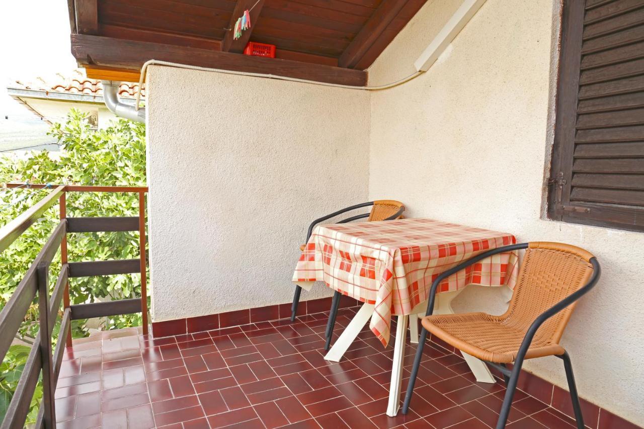 Apartments Mira Gornji Karin Εξωτερικό φωτογραφία