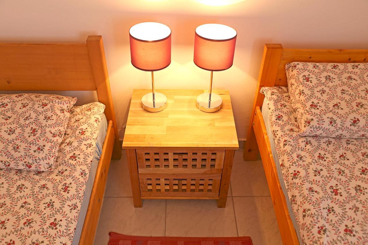 Apartments Mira Gornji Karin Εξωτερικό φωτογραφία