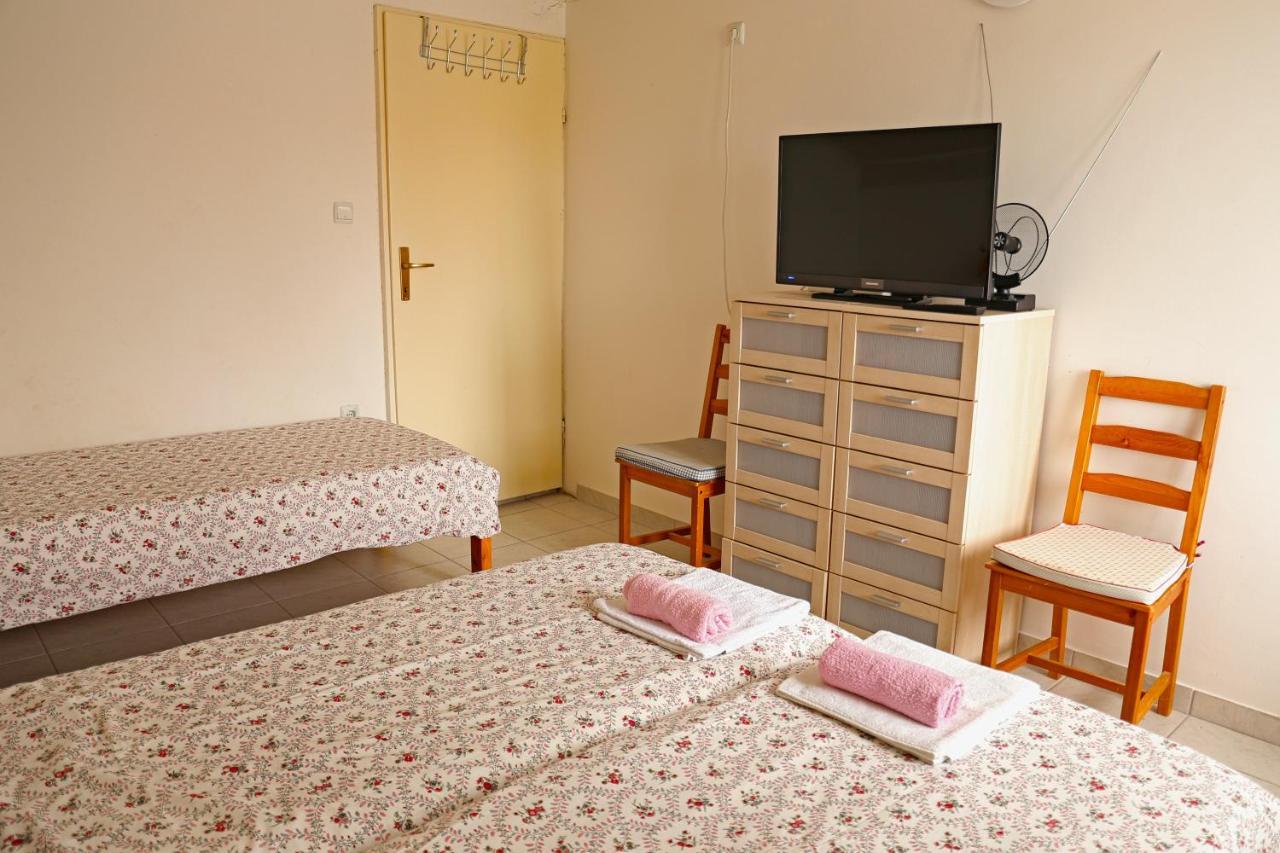 Apartments Mira Gornji Karin Εξωτερικό φωτογραφία