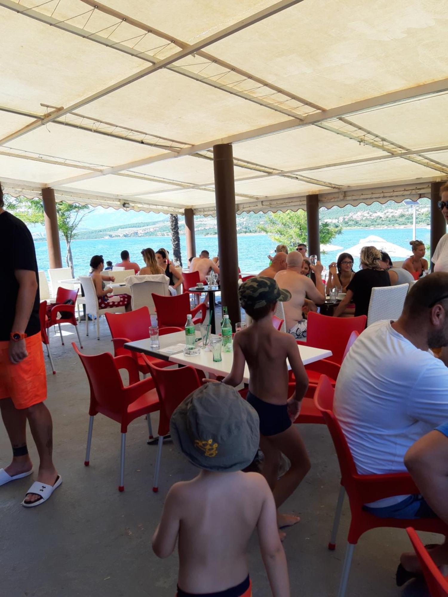 Apartments Mira Gornji Karin Εξωτερικό φωτογραφία