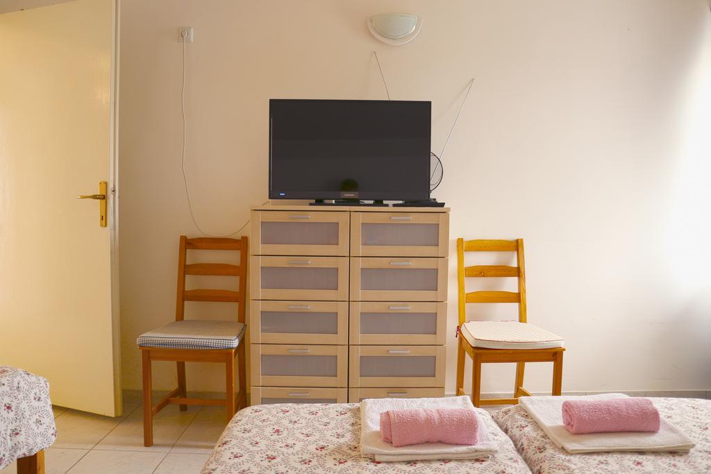 Apartments Mira Gornji Karin Εξωτερικό φωτογραφία