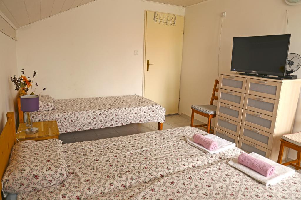 Apartments Mira Gornji Karin Εξωτερικό φωτογραφία