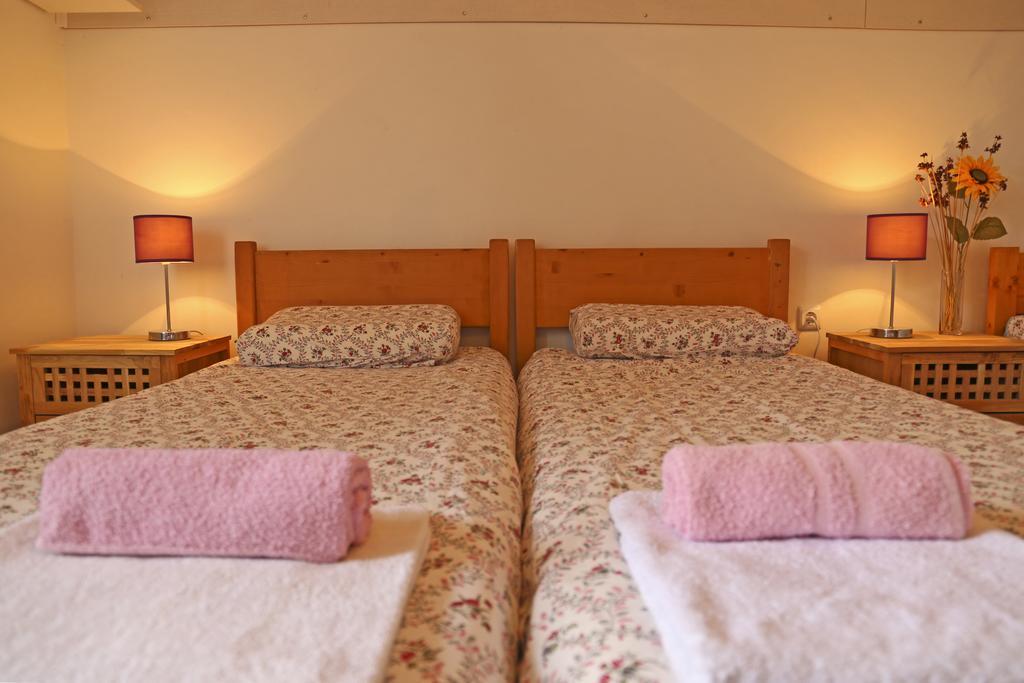 Apartments Mira Gornji Karin Εξωτερικό φωτογραφία