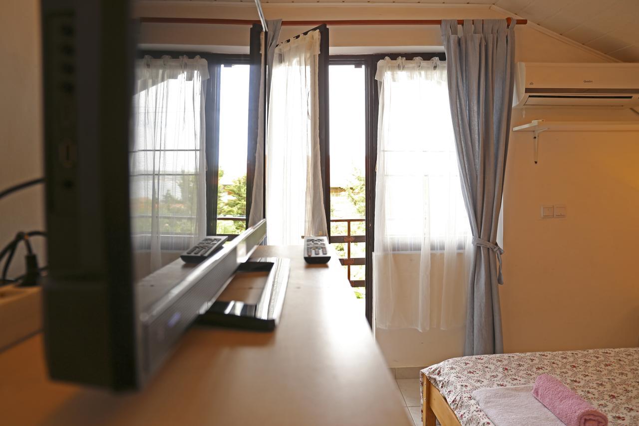 Apartments Mira Gornji Karin Εξωτερικό φωτογραφία