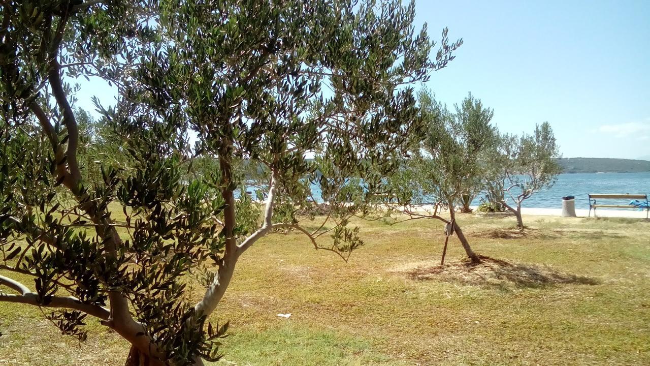 Apartments Mira Gornji Karin Εξωτερικό φωτογραφία