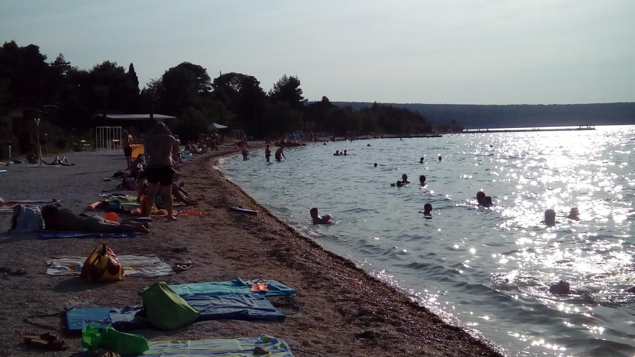 Apartments Mira Gornji Karin Εξωτερικό φωτογραφία